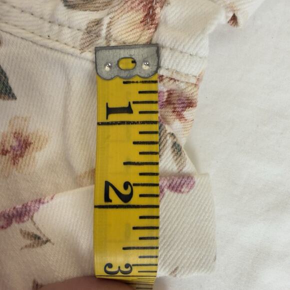 American Eagle Women’s High-Waisted Floral Denim Shorts Size 6 - Picture 10 of 13